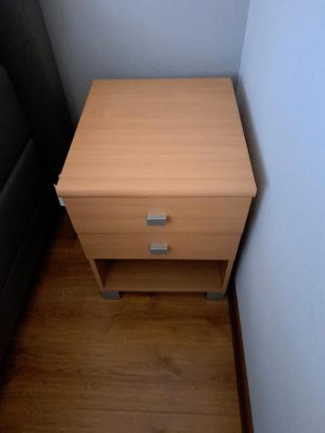 Nachtkastjes 2x. 50x40x58 beschikbaar voor biedingen