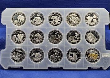 (A371) SOMALI AFRICAN ELEPHANT SERIE ONE OUNCE 999,9 ZILVER beschikbaar voor biedingen