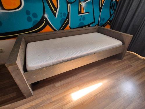 Bed en kledingkast steigerhout, Huis en Inrichting, Slaapkamer | Bedden, Zo goed als nieuw, Eenpersoons, 90 cm, 200 cm, Steigerhout