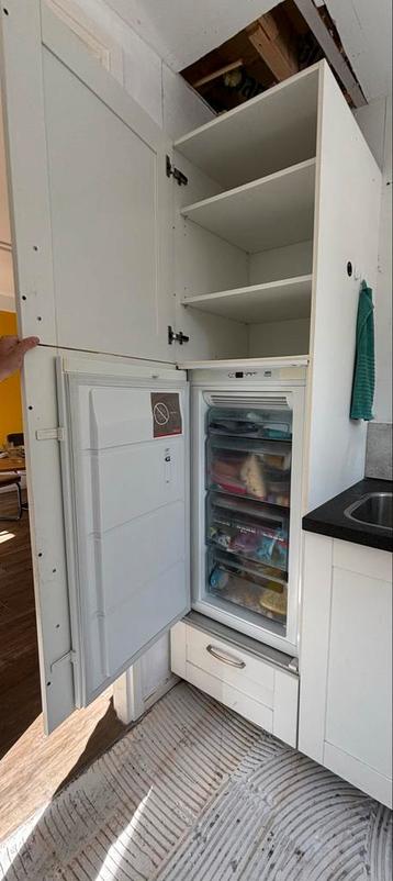 AEG vriezer inbouw model koopje!! beschikbaar voor biedingen