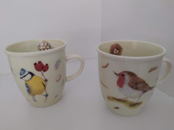 2 mokjes met vogel opdruk, Huis en Inrichting, Keuken | Servies, Zo goed als nieuw, Kop(pen) en/of Schotel(s), Overige stijlen