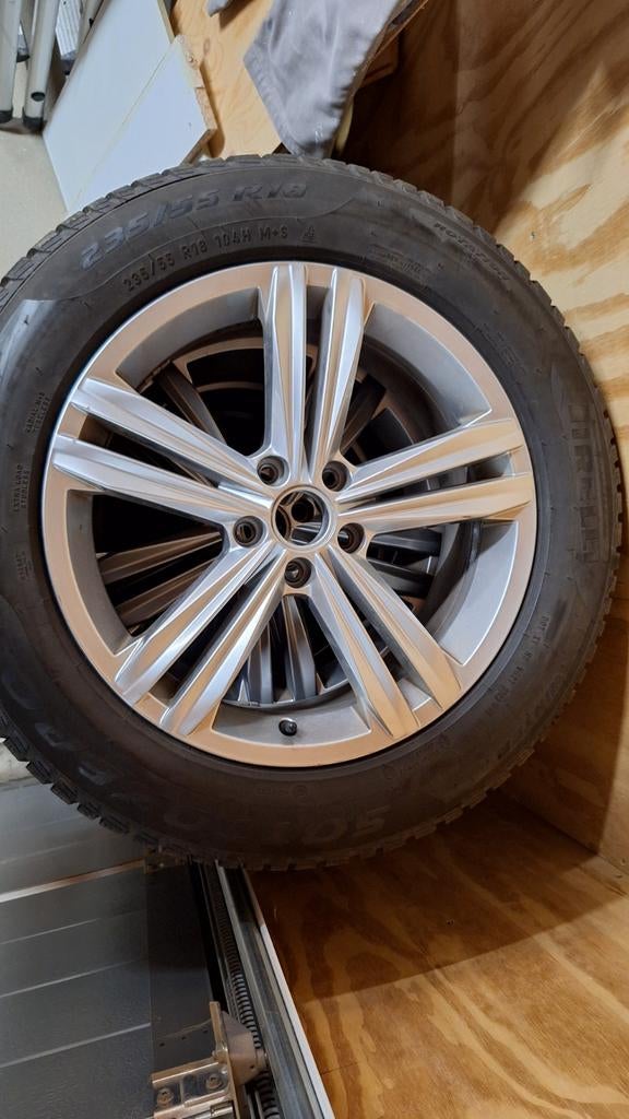 VW 18” winterset – Sebring velgen + Pirelli Sottozero 3, Auto diversen, Ophalen