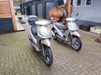 Twee  Peugeot Looxor scooters, Fietsen en Brommers, Ophalen of Verzenden, Gebruikt, Cilinder, Peugeot