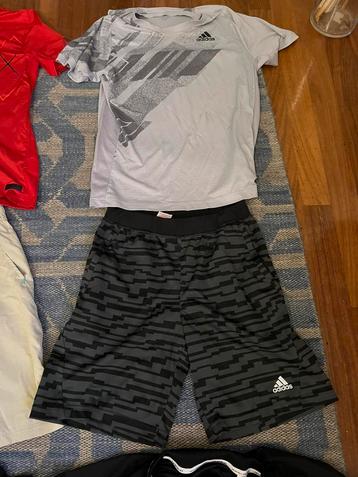 5 shorts met shirt adidas tennis mt M beschikbaar voor biedingen