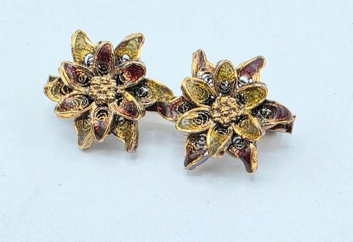 Zilveren Filigrain Broche Bloemen
Met Emaille, Sieraden, Tassen en Uiterlijk, Broches, Zo goed als nieuw, Zilver, Zilver, Minder dan 4 cm