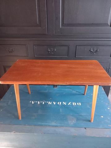 Vintage Houten Salontafel jaren 60  beschikbaar voor biedingen