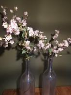2 grote vazen met kunstbloemen bloesem takken, Huis en Inrichting, Woonaccessoires | Kunstplanten en Kunstbloemen, Ophalen of Verzenden
