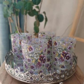 Set van 4 glazen met bloemmotief beschikbaar voor biedingen