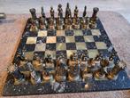 Antiek Grieks Stenen Schaakbord met Metalen Ridders, Ophalen, Historisch