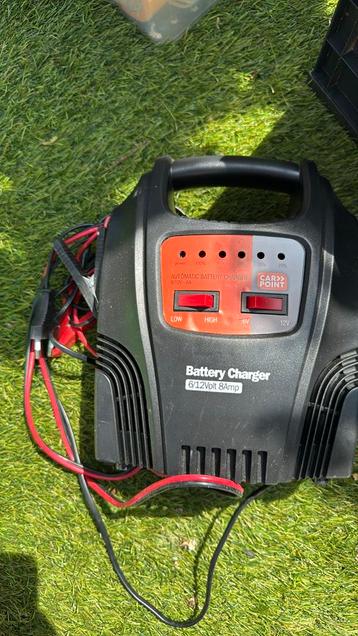 Battery charger carpoint nieuw beschikbaar voor biedingen
