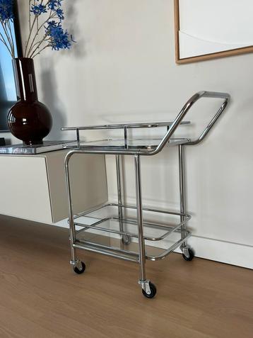Serveerwagen / trolley chroom  beschikbaar voor biedingen