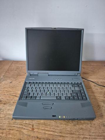 Toshiba Tecra 8000 - Windows XP - Vintage Laptop beschikbaar voor biedingen