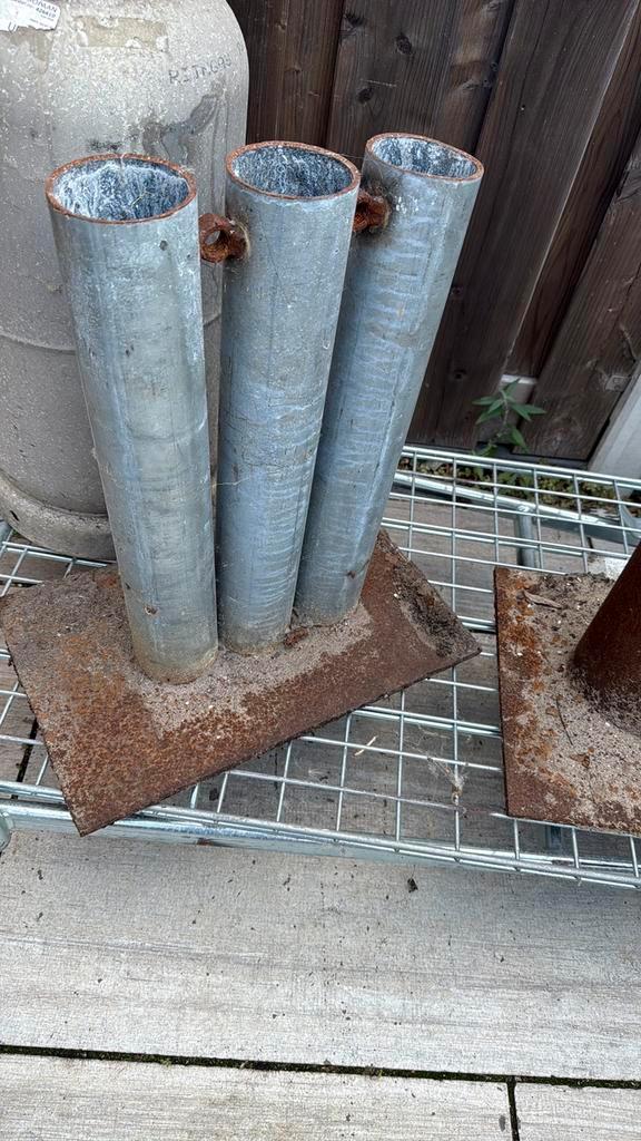 Stalen buizen op voet, Doe-het-zelf en Verbouw, Buizen en Afvoer, Zo goed als nieuw, Pvc, Minder dan 2 meter, 80 mm of meer, Ophalen