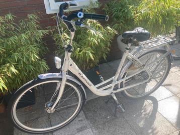 🌿🌻 Witte Batavus Mambo fiets damesfiets/ moederfiets beschikbaar voor biedingen