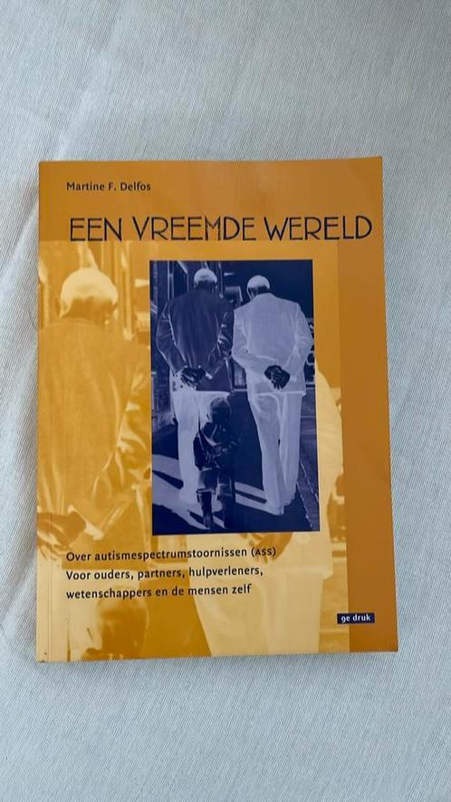 Martine F. Delfos - Een vreemde wereld, Boeken, Wetenschap, Zo goed als nieuw, Ophalen of Verzenden