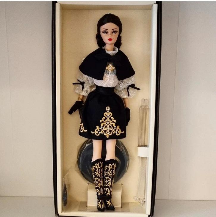 Barbie Silkstone Dulcissima -Italian Collection- 2013 NRFB, Verzamelen, Poppen, Nieuw, Fashion Doll, Ophalen of Verzenden