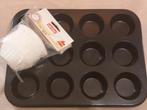 Muffin bakvorm 🧁 met bijpassende papieren bakvormpjes 🍮, Ophalen, Zo goed als nieuw, Taarten of Cupcakes, Bakvorm
