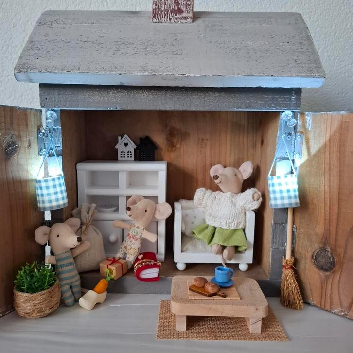 Poppenhuis meubeltjes en accessoires, woonkamer SINTERKLAAS, Verzamelen, Poppenhuizen en Toebehoren, Poppenhuis, Ophalen of Verzenden