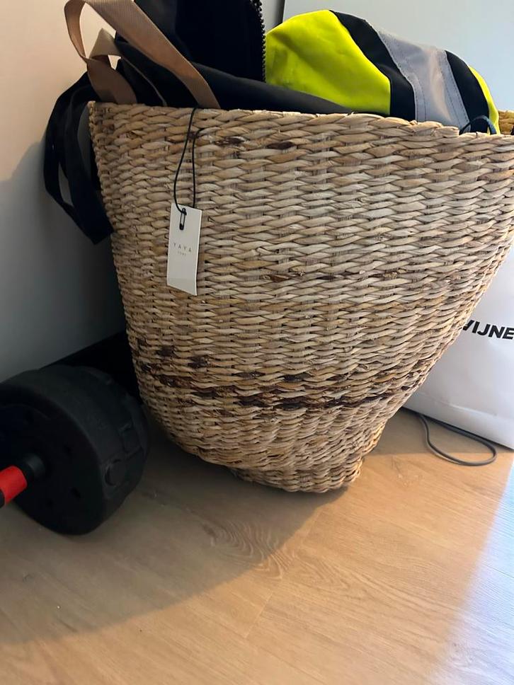 YAYA Rieten Mand - Nieuw met kaartje!, Huis en Inrichting, Woonaccessoires | Schalen en Manden, Nieuw, Mand, Rond, Riet, Ophalen of Verzenden