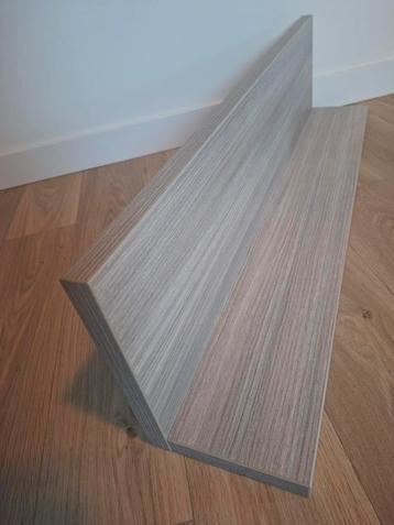 Houten wandplank - Zo goed als nieuw! beschikbaar voor biedingen