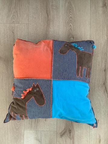 Prachtig groot zitkussen kinderen 60 x 60 cm. Topkwaliteit! beschikbaar voor biedingen