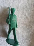 Soldaten 6 stuks met geweer en groen uniform. Hoogte:7,5cm, Gebruikt, Dier, Verzenden