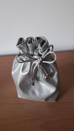 Toilettas La Prairie - buideltje - zilver/grijs - nieuw, Ophalen of Verzenden, Nieuw, Grijs