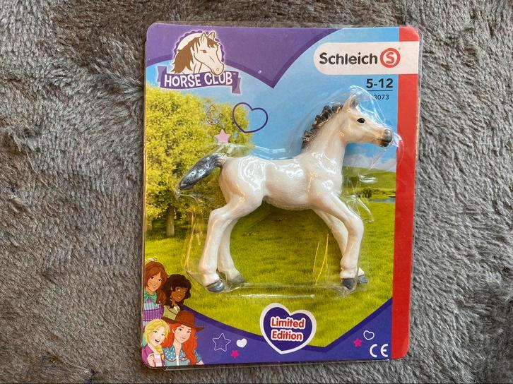 Schleich 83073 Engels volbloed veulen Pearl ~ Horse club, Verzamelen, Dierenverzamelingen, Zo goed als nieuw, Beeldje of Figuurtje