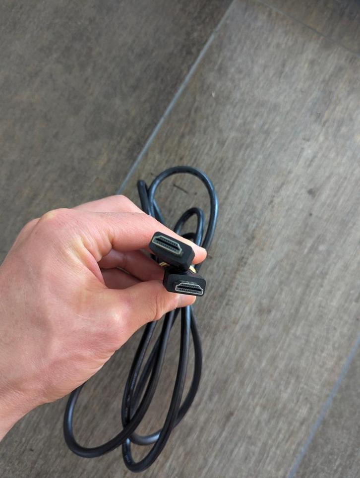 HDMI cable to HDMI 2 metres, Audio, Tv en Foto, Audiokabels en Televisiekabels, Gebruikt, HDMI-kabel, Minder dan 2 meter, Ophalen of Verzenden