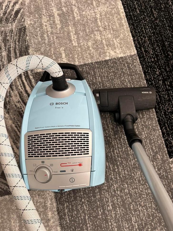 Bosch Stofzuiger - LichtBlauw - 15M Actieradius - Werkt Goed, Witgoed en Apparatuur, Stofzuigers, Gebruikt, Stofzuiger, Minder dan 1200 watt