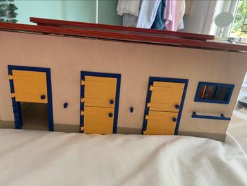 Incomplete schleich stal beschikbaar voor biedingen