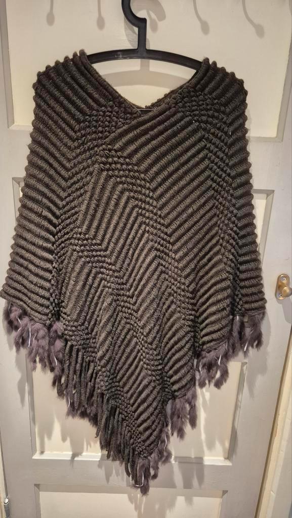 Bruine Poncho met Franjes, Kleding | Dames, Overige Dameskleding, Zo goed als nieuw, Ophalen of Verzenden