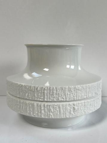 Heel mooie vintage design vaas van Richard Scharrer jaren 60 beschikbaar voor biedingen
