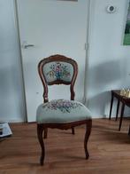 4 geborduurde stoelen, Ophalen