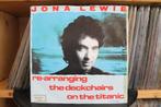 7" Single Jona Lewie - Re-Arranging The Deck Chairs On The T, Gebruikt, 7 inch, Single, Ophalen of Verzenden