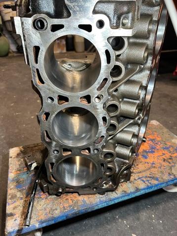 Ford v6 2.8 opruiming! beschikbaar voor biedingen