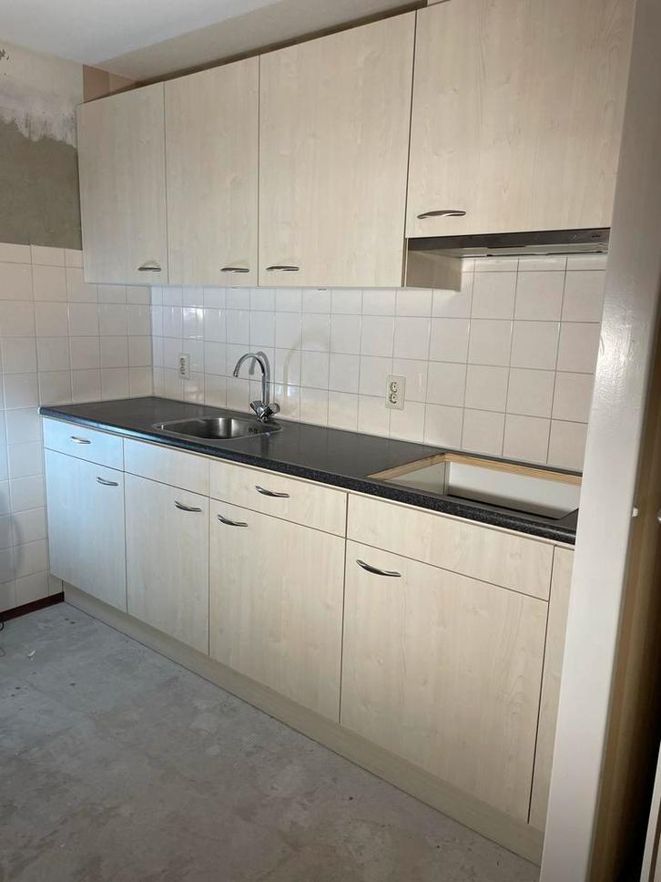 Keukenblok in goede staat, Huis en Inrichting, Keuken | Complete keukens, Gebruikt, Wit, Ophalen