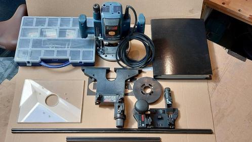 Bosch GOF 1300CE freesmachine incl, accessoires/geleiderails, Doe-het-zelf en Verbouw, Gereedschap | Freesmachines, Zo goed als nieuw