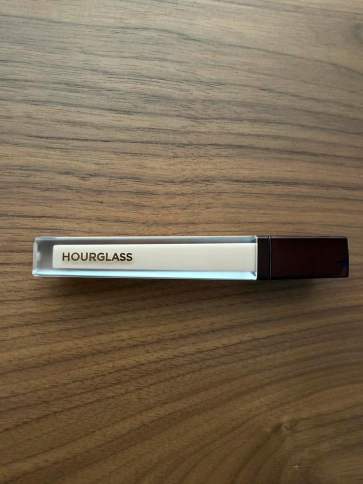 Hourglass Concealer - Silk - 1x Gebruikt!, Sieraden, Tassen en Uiterlijk, Uiterlijk | Cosmetica en Make-up, Zo goed als nieuw