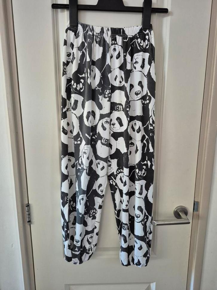 Broek luchtig lente zomer 146 152 panda pandabeer zwart wit, Kinderen en Baby's, Kinderkleding | Maat 152, Zo goed als nieuw, Meisje