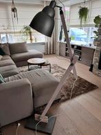 Stoere vloerlamp, Huis en Inrichting, Lampen | Vloerlampen, Ophalen, Zo goed als nieuw, 150 tot 200 cm