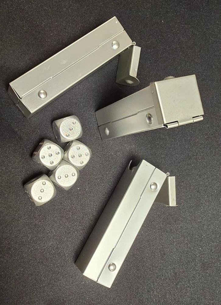 5 stuks aluminum/metalen dobbelstenen set, Hobby en Vrije tijd, Gezelschapsspellen | Bordspellen, Nieuw, Ophalen of Verzenden