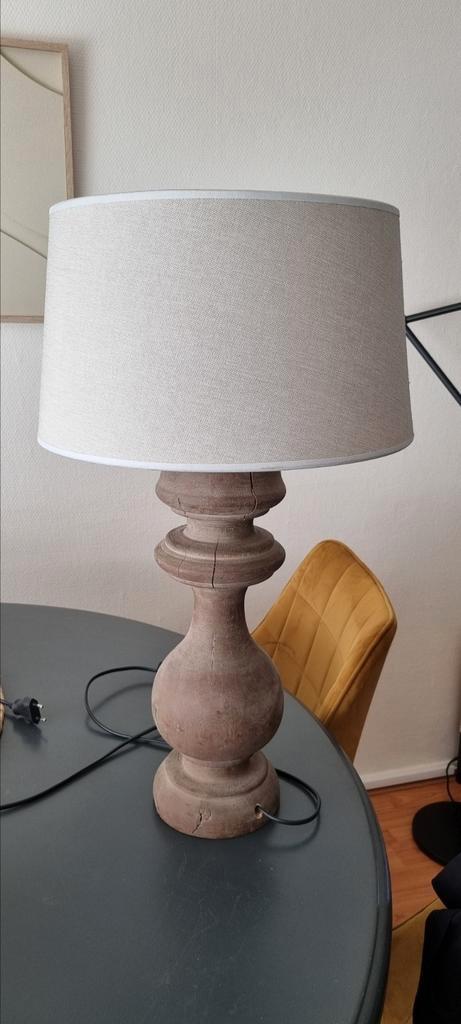 Houten baluster lamp, Huis en Inrichting, Lampen | Tafellampen, Gebruikt, 50 tot 75 cm, Hout, Ophalen of Verzenden