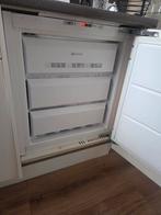 Inbouw Bauknecht vriezer, Witgoed en Apparatuur, Vriezers en Diepvrieskisten, Ophalen, Gebruikt, Minder dan 60 cm, 160 cm of meer