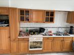 Oude keuken met massief houten deurtjes, Huis en Inrichting, Keuken | Complete keukens, Gebruikt, Enkelwandige keuken, Bruin, Hout