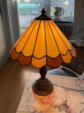 Lamp met voet 2x als nieuw