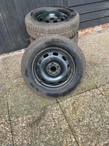 4 Gebruikte  Pirelli winterbanden stalen velg oa Golf4 beschikbaar voor biedingen