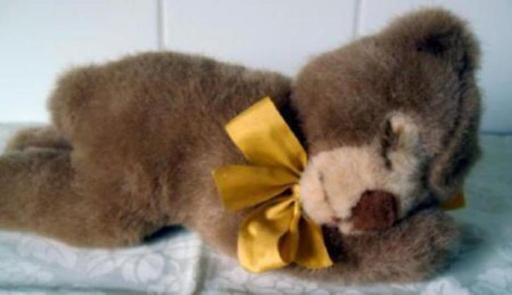STEIFF SLAPENDE BEER * Ouder en Een Liefje ! *, Verzamelen, Beren en Cherished Teddies, Zo goed als nieuw, Stoffen beer, Steiff