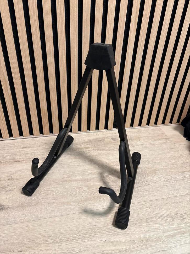 Gitaarstandaard - Stevige ondersteuning voor je gitaar!, Muziek en Instrumenten, Standaards, Zo goed als nieuw, Instrumentstandaard