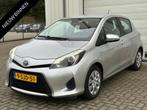 Toyota Yaris 1.5 Full Hybrid Aspiration, Navi, Elek Pakket,, Auto's, Toyota, Automaat, Euro 5, Gebruikt, Zwart